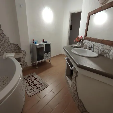 Li Funnesi 2 - Santeodorohouse *